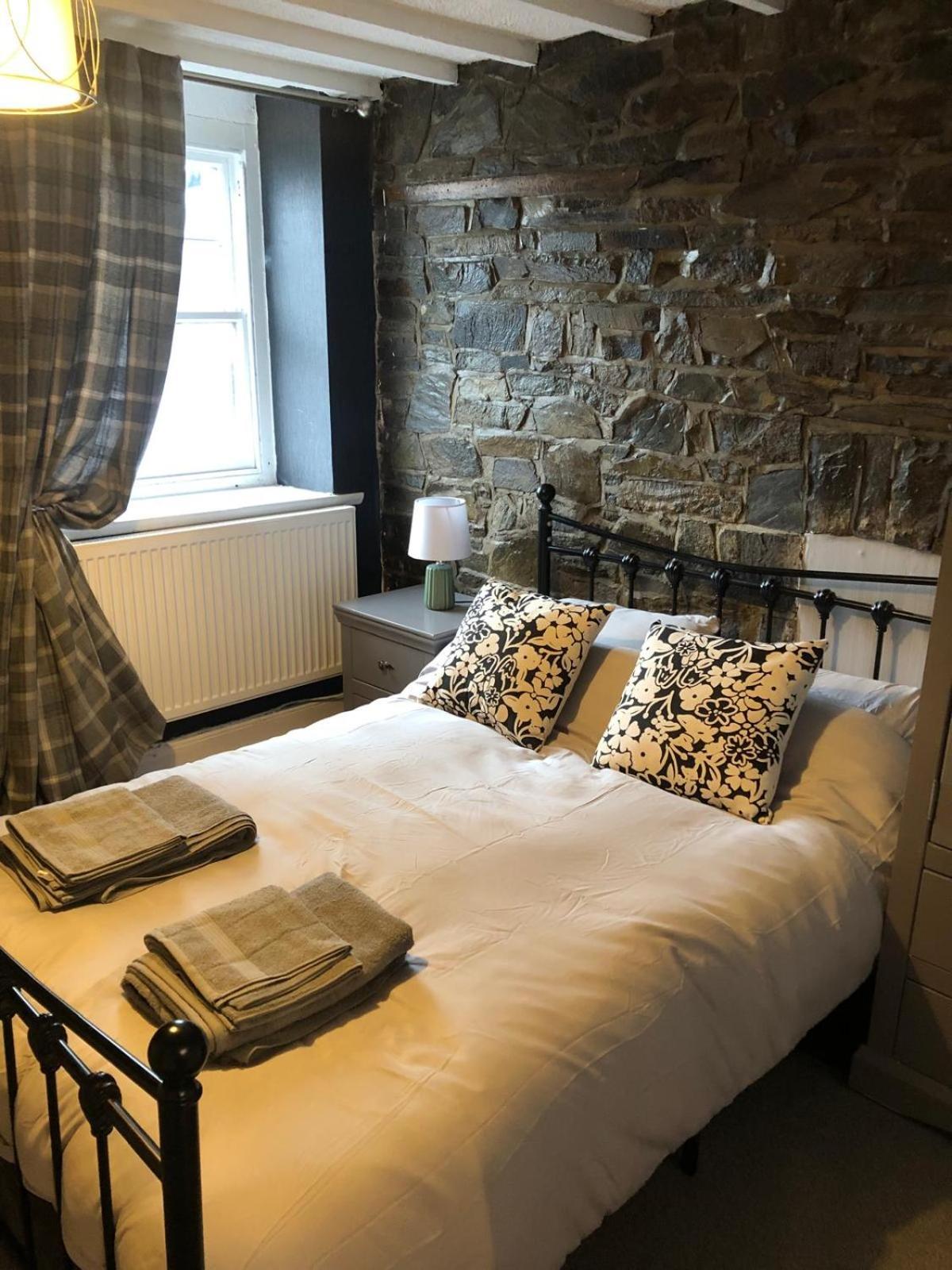 The Eagles Inn Rhayader Exteriér fotografie