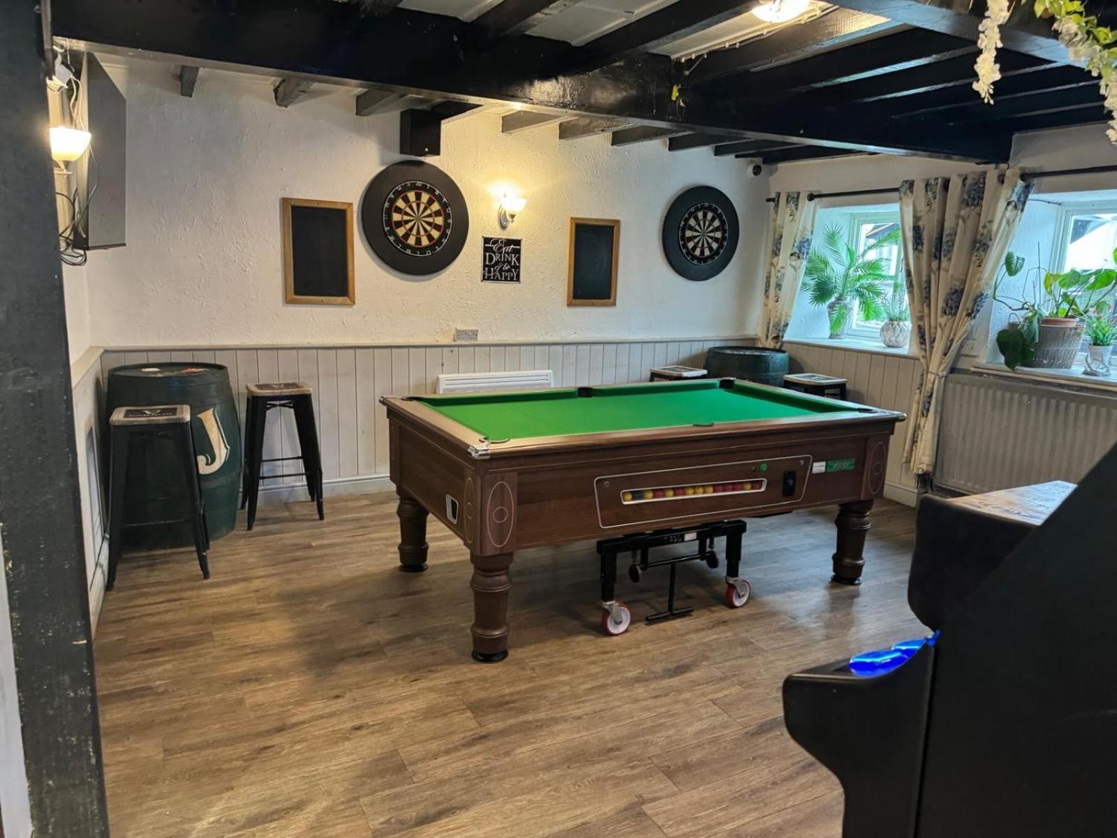 The Eagles Inn Rhayader Exteriér fotografie